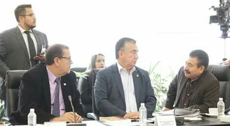 Senador Isidro Pedraza durante la reunión de las comisiones unidas de Relaciones Exteriores 