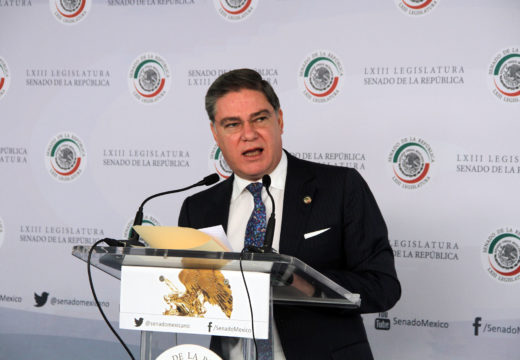 Senador Fernando Mayans propone crear el Pasaporte Embajador Ciudadano