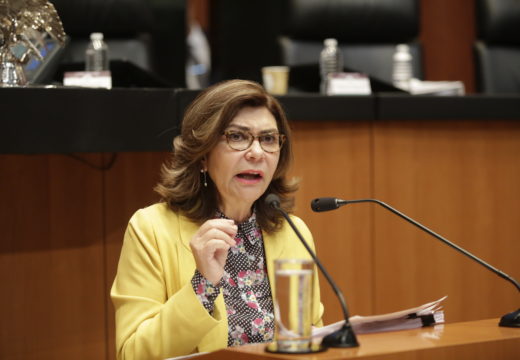 La senadora Angélica de la Peña Gómez, del Grupo Parlamentario del PRD, para presentar reserva para modificar denominación de la Ley General de Desarrollo Forestal Sustentable, para quedar como Ley General de Desarrollo Forestal Sostenible.