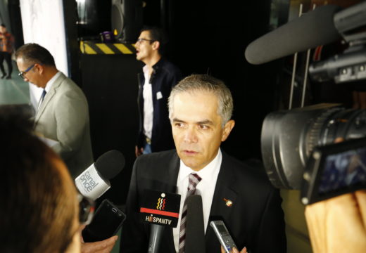 Entrevista realizada al senador Miguel Ángel Mancera Espinosa, previo a la sesión ordinaria de este jueves en Patio del Federalismo en el Senado de la República.