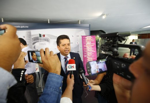 Versión del senador Antonio García Conejo, del Grupo Parlamentario del PRD, en conferencia de prensa.