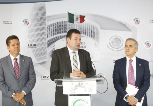 Versión del senador del Grupo Parlamentario del PRD, Juan Manuel Fócil Pérez, en conferencia de prensa.