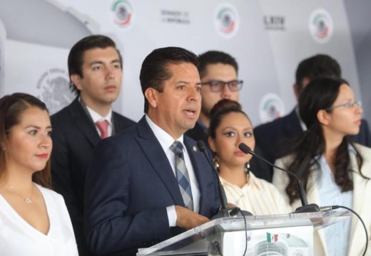Versión del senador del Grupo Parlamentario, Antonio García Conejo, en conferencia de prensa.