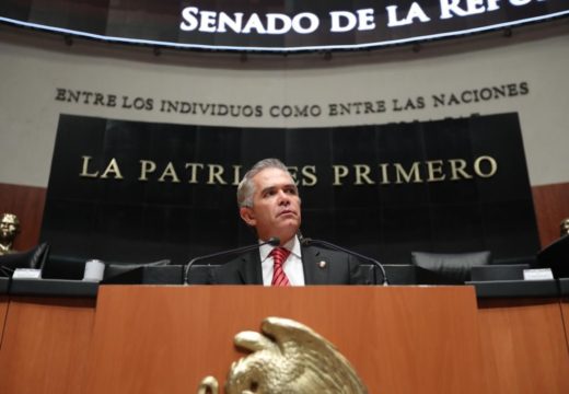 Versión del coordinador del Grupo Parlamentario del PRD, Miguel Ángel Mancera Espinosa, para presentar reservas a la Reforma Laboral.