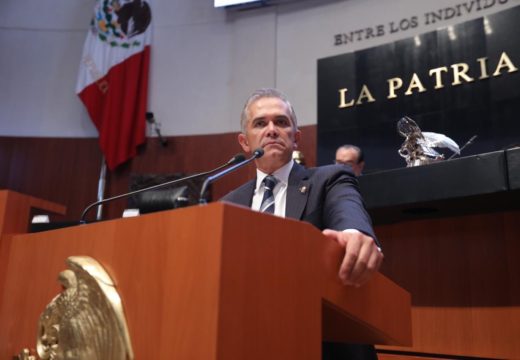 Versión del coordinador del Grupo Parlamentario del PRD, Miguel Ángel Mancera Espinosa, para fijar postura sobre el dictamen de la Ley de Fomento a la Confianza Ciudadana.