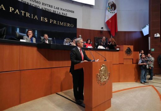 Versión del coordinador del Grupo Parlamentario del PRD, Miguel Ángel Mancera Espinosa, para fijar postura respecto a la Reforma Laboral.