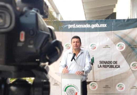 Versión del senador Juan Manuel Fócil Pérez, del Grupo Parlamentario del PRD en conferencia de prensa