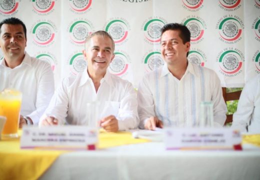 Versión del coordinador del Grupo Parlamentario del PRD, Miguel Ángel Mancera Espinosa, en reunión con presidentes y presidentas municipales, en Michoacán.