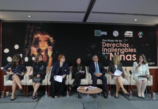 Versión del coordinador del Grupo Parlamentario del PRD, Miguel Ángel Mancera Espinosa, durante el Foro Derechos de las Niñas.