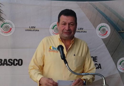 Versión del senador Juan Manuel Fócil Pérez, del Grupo Parlamentario del PRD, en conferencia de prensa, en Tabasco.