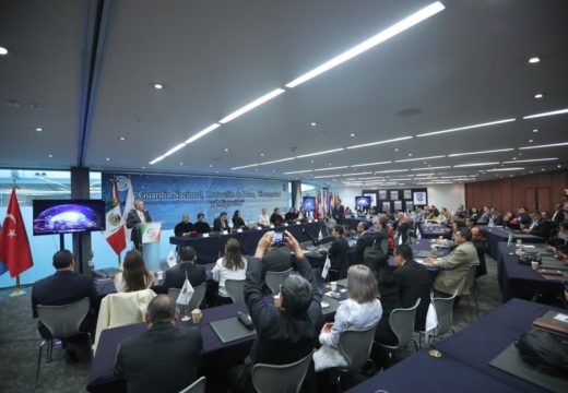 Versión del coordinador del Grupo Parlamentario del PRD, Miguel Ángel Mancera Espinosa, al inaugurar la Cumbre Unipol.