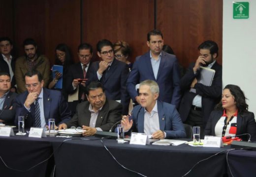 Versión del coordinador del Grupo Parlamentario del PRD, Miguel Ángel Mancera Espinosa, en las Comisiones Unidas de Hacienda y Crédito Público y de Estudios Legislativos Segunda.