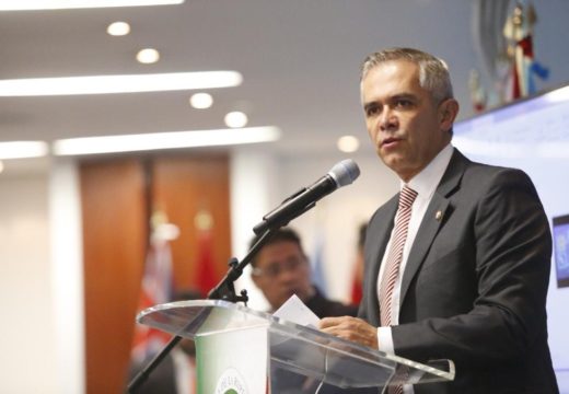 Versión del coordinador del Grupo Parlamentario del PRD, Miguel Ángel Mancera Espinosa, durante la Mesa Guardia Nacional, de la Cumbre Unipol 2019.
