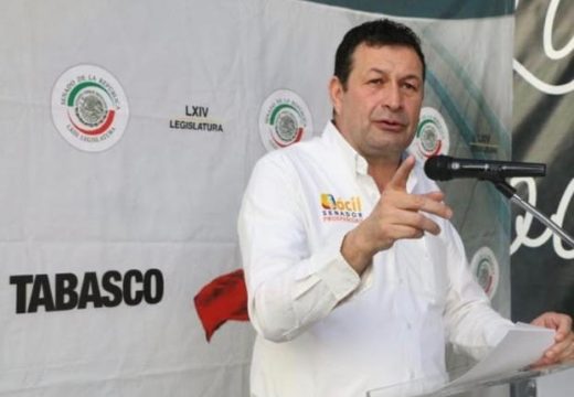 Versión del senador Juan Manuel Fócil Pérez, del Grupo Parlamentario del PRD, en conferencia de prensa en Tabasco.