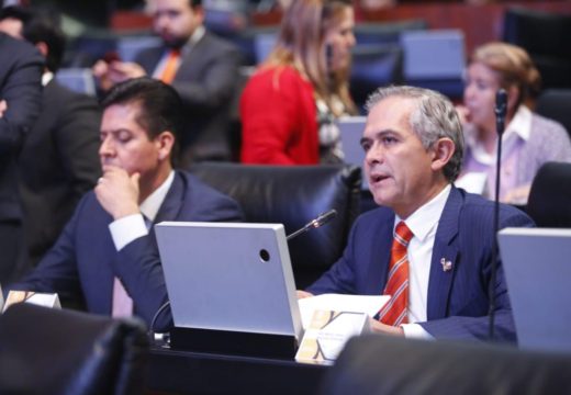 Versión del coordinador del Grupo Parlamentario del PRD, Miguel Ángel Mancera Espinosa, para referirse al vencimiento del plazo en torno a la regulación del cannabis.