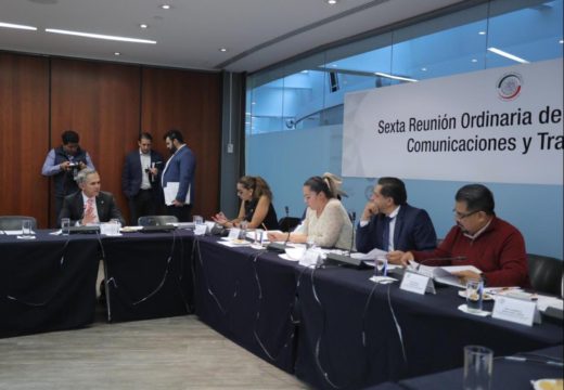 Versión del coordinador del Grupo Parlamentario del PRD, Miguel Ángel Mancera Espinosa, en la Comisión de Comunicaciones y Transportes.