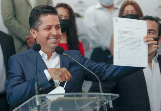 Antonio García obtiene licencia para separarse de sus funciones en el senado de la república