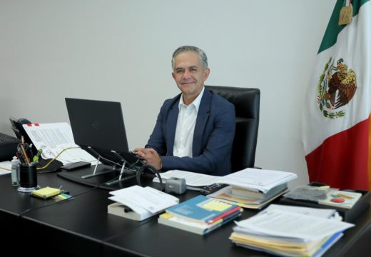 Versión de las participaciones del coordinador del Grupo Parlamentario del PRD, Miguel Ángel Mancera Espinosa, en Comisiones Unidas de Comunicaciones y Transportes y de Estudios Legislativos Segunda