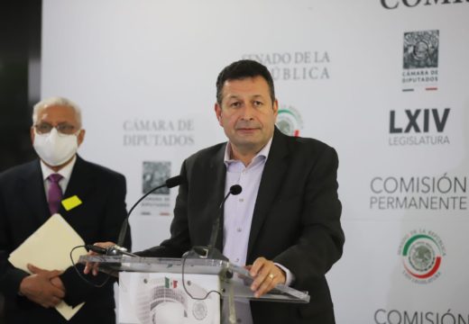 Versión del senador del Grupo Parlamentario del PRD, Juan Manuel Fócil Pérez en conferencia de prensa