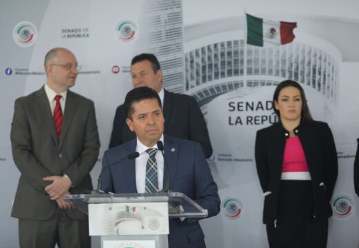 Versión de la conferencia de prensa Senador Antonio García